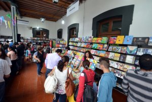 Montevidéu em maio: Feria Nacional del Libro Infantil y Juvenil