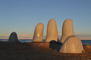 Monumento ao Afogado em Punta del Este: La Mano