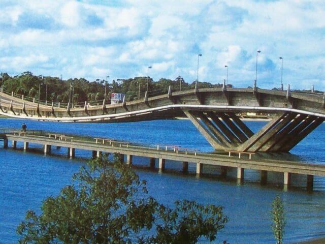 Roteiros de carro pelo Uruguai: Puente de La Barra - Ponte Ondulada