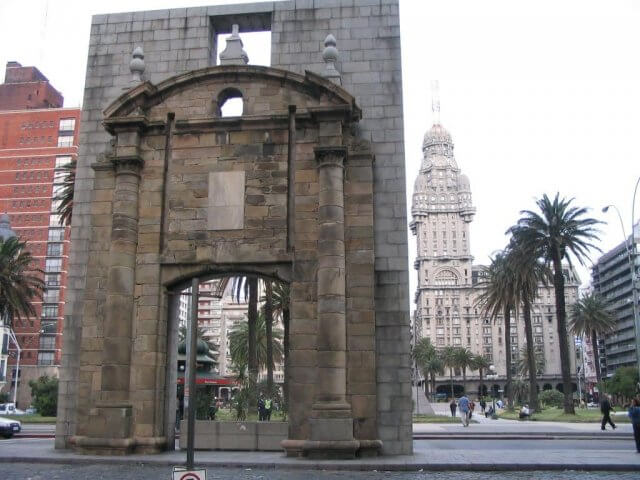 Puerta de la Ciudadela em Montevidéu
