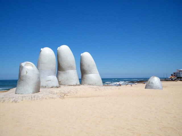 Monumento ao Afogado em Punta del Este