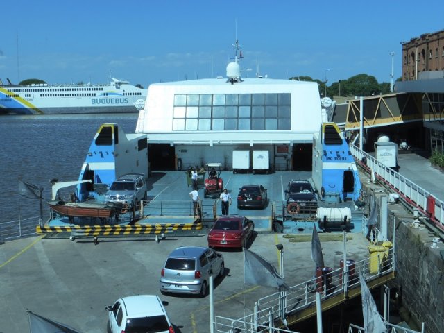 Onde comprar viagens de ferries no Uruguai